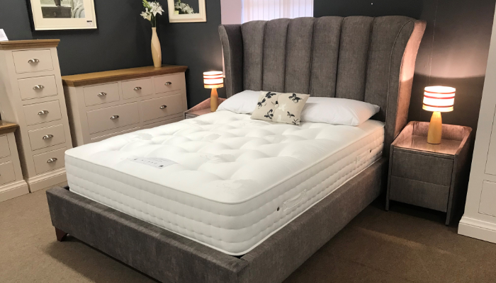 5ft Bedstead With 2x Matching Bedsides